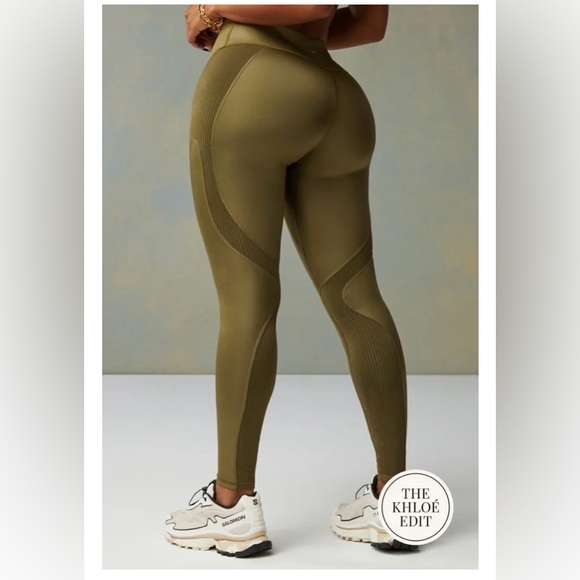 NWT Motion365+ Contour High-Waisted Legging M (FINAL PRICE $65) - Picture 7 of 16